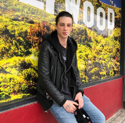 阿屎（阿什·斯戴梅斯特）一个我觉得很帅的男模