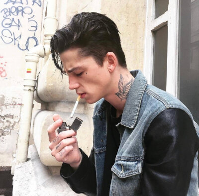 阿屎（阿什·斯戴梅斯特）一个我觉得很帅的男模