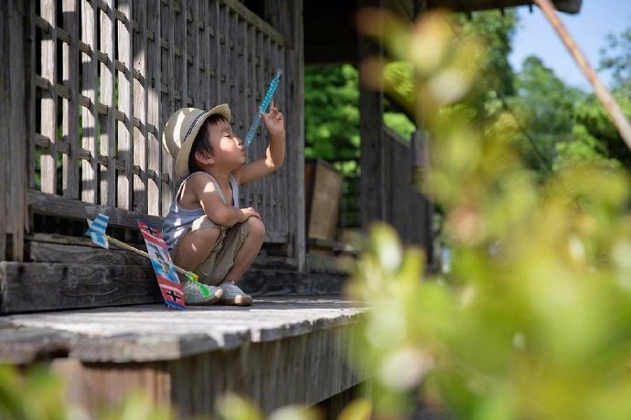 日本一位父亲记录下了孩子的夏日瞬间。太美好了