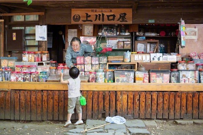 日本一位父亲记录下了孩子的夏日瞬间。太美好了