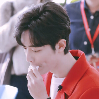 肖战头像by程述。