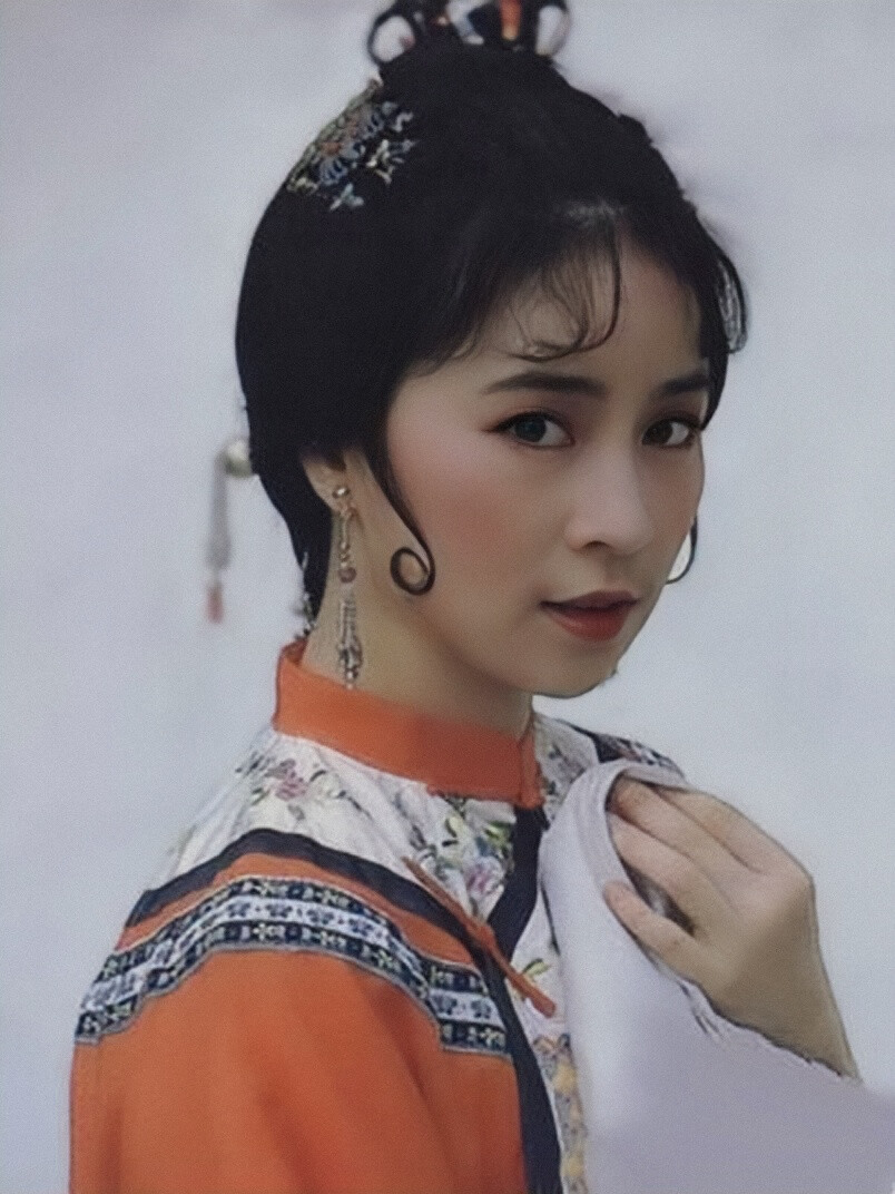 林凤娇年轻时候的照片图片