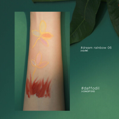 自由与热情•跟我去森林冒险吧昨天北方下雪了呢，南方虽然很冷却也是很久没有下雪了，看不到雪那就带你去看看初冬热情的森林吧～【3ce-daffodil】这个颜色太好看了，是有点偏橘调的豆沙色，很显嫩，黄皮无压力。质地…