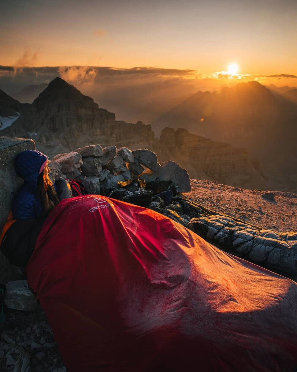 登上山巅，敬畏自然