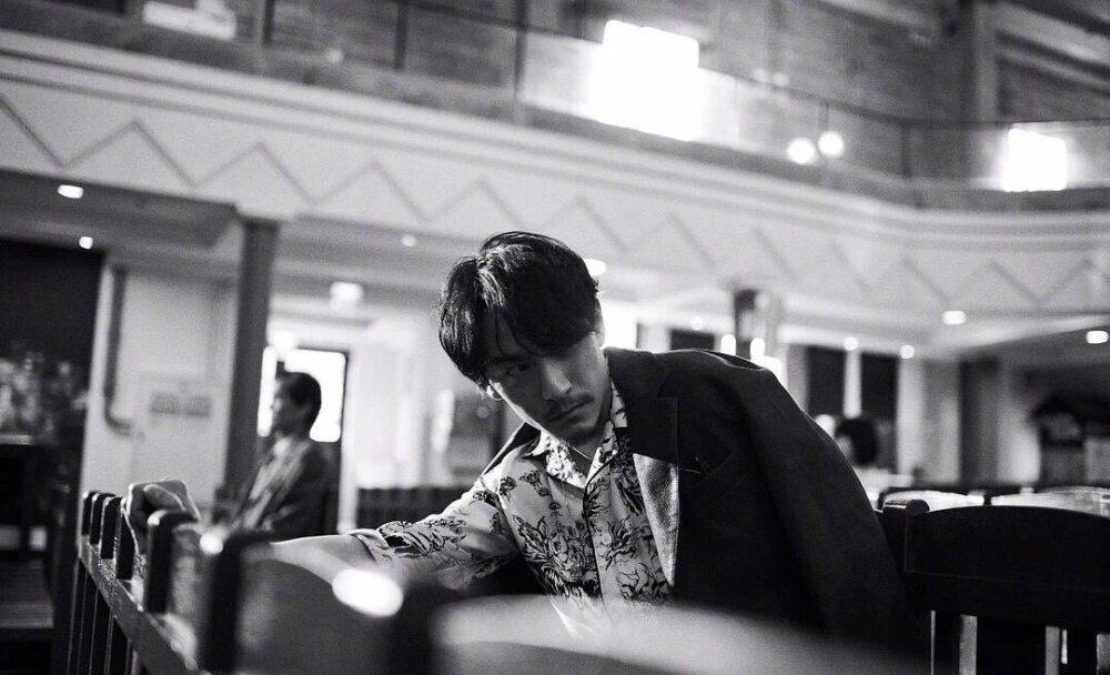 张震 | 日常写真偷窥视角隐藏不住的魅力