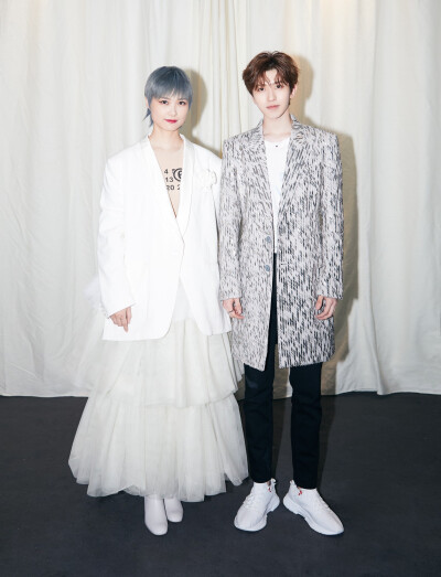 蔡徐坤
江苏跨年舞台