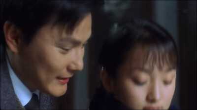 改编自小说《停车暂借问》 周迅 张信哲 邱心志主演电影【烟雨红颜】