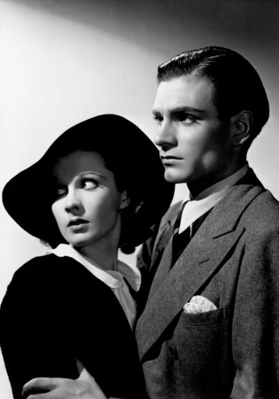 Vivien Leigh and Laurence Olivier in 21 Days (1939)
