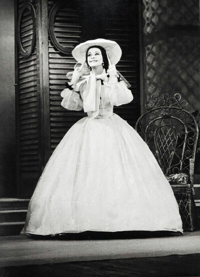 1961-62 The Lady of the Camellias
Vivien Leigh played Marguerite in a version of The Lady of the Camellias with the Old Vic on their tour of Australia, New Zealand and South America in 1961-1962.
