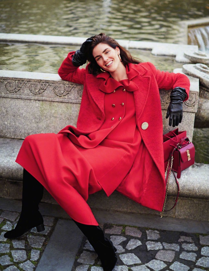 Elle Italia December 2019 “Vedo Rosso”主题
模特：Hilary Rhoda
摄影 : Michael Sanders
[weibo@小象王国]