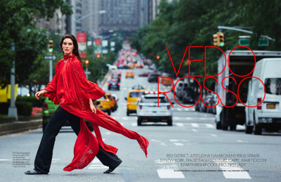 Elle Italia December 2019 “Vedo Rosso”主题
模特：Hilary Rhoda
摄影 : Michael Sanders
[weibo@小象王国]