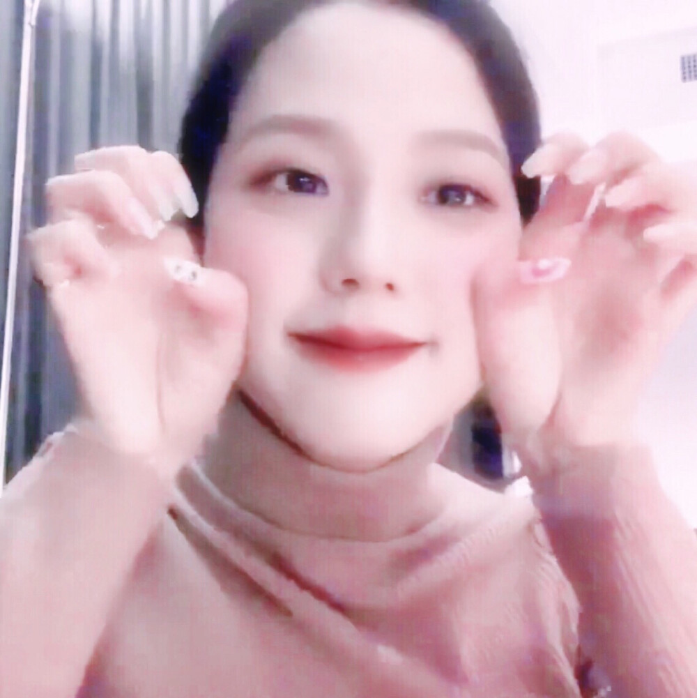 金智秀Jisoo
舒奕