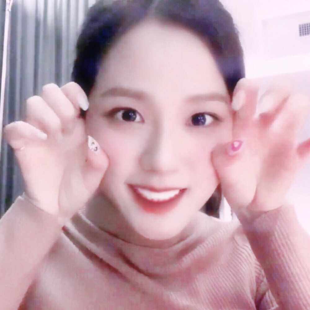 金智秀Jisoo
舒奕