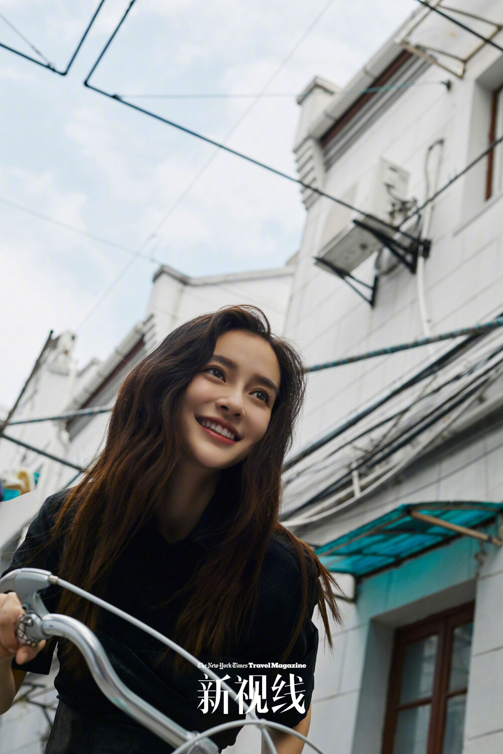 angelababy |《NYTimes Travel新视线》走到哪儿，心里都是那个上海弄堂里的女孩。