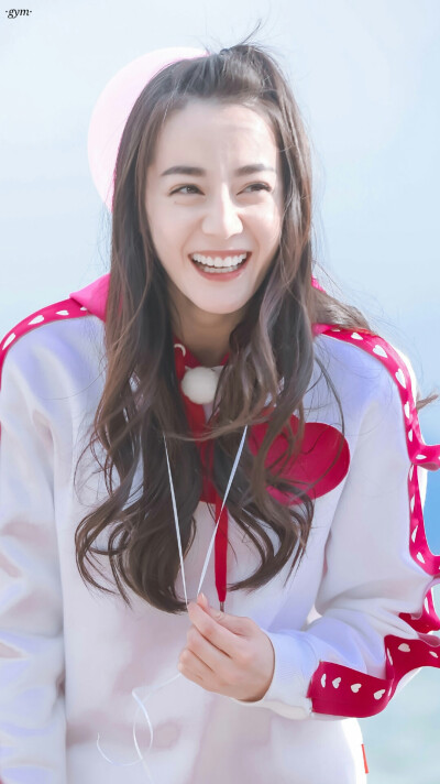 呃…热巴太美了