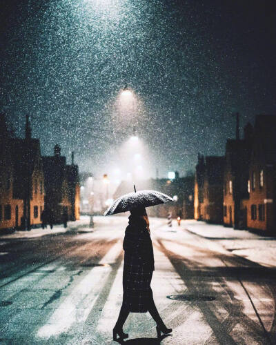 夜幕下的哥本哈根。ins：koebenhavnsk