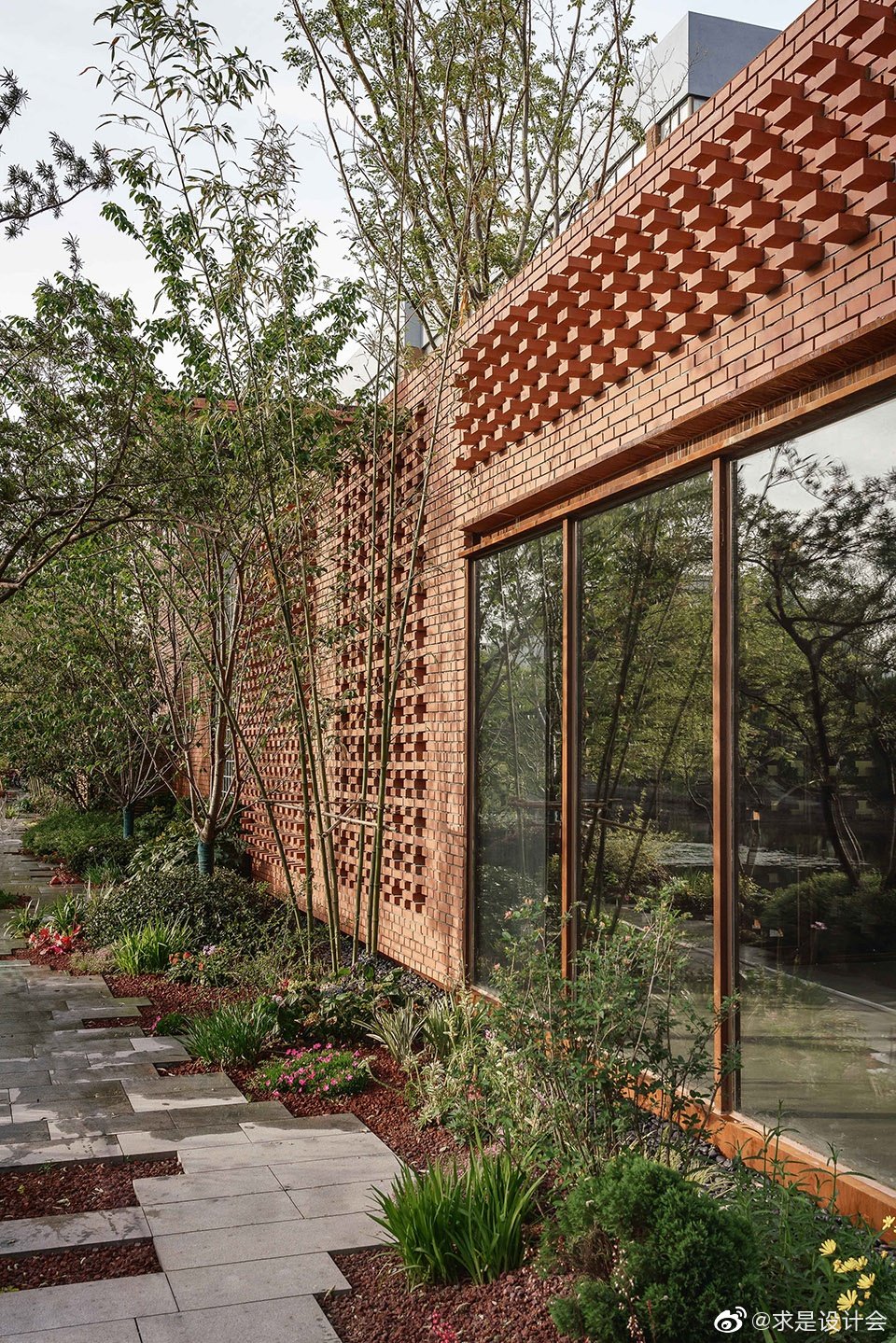 在记忆与希望之间-华东师范大学丽娃河畔书吧修缮，上海 / 上海日清建筑设计有限公司。#求是爱设计#