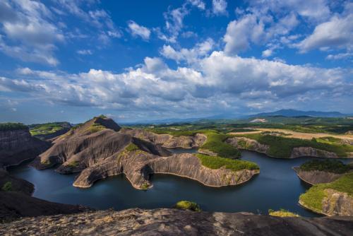 #和环妹一起来旅行# 高椅岭风景区位于湖南省郴州市苏仙区桥口镇与资兴市交界处这里地势以山林为主风景宜人美得一塌糊涂