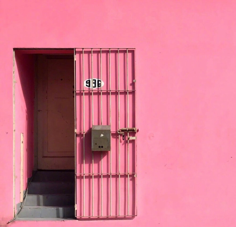 墙壁的色彩© ins:hernanmat