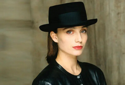 克里斯汀·斯科特·托马斯
Kristin Scott Thomas