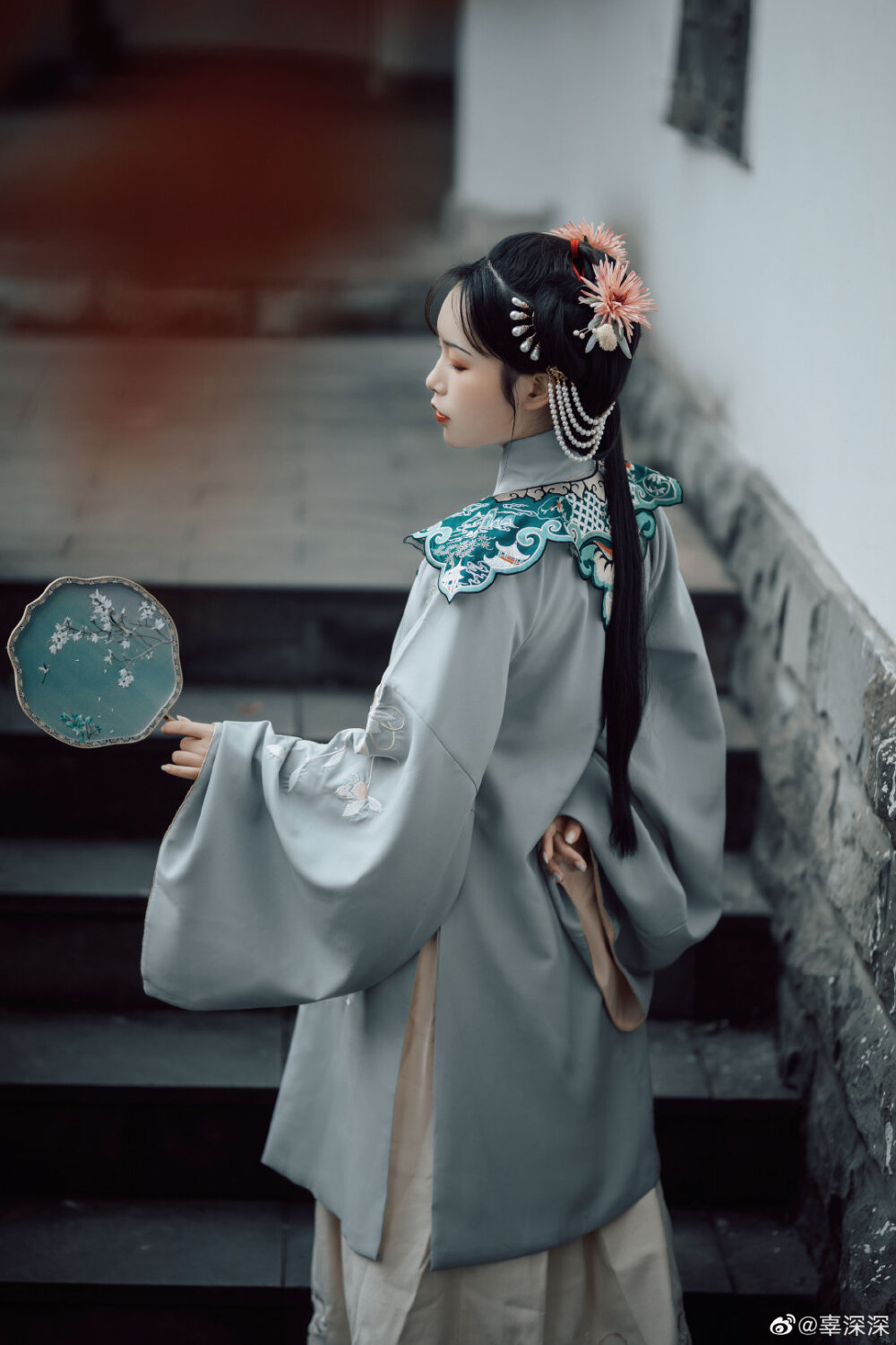 摄影@名柯__
出镜/妆造@辜深深
#重庆约拍##汉服写真# ​