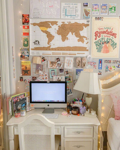 精致女孩的卧室✨ins：twirlingpages