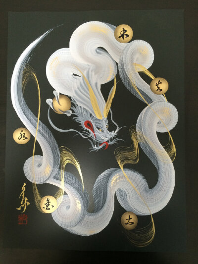 日本艺术家手岛启辅（Keisuke Teshima）的一笔画龙，一笔龙也是从江户时代流传下来的绘画技艺