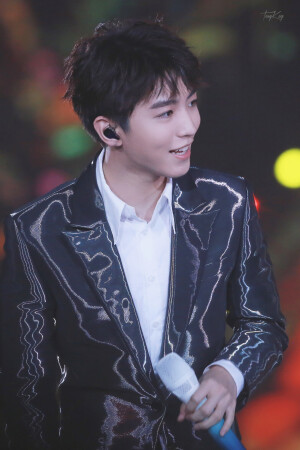 王俊凯×2019.12.31  湖南卫视跨年演唱会×cr：logo