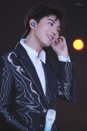 王俊凯×2019.12.31  湖南卫视跨年演唱会×cr：logo