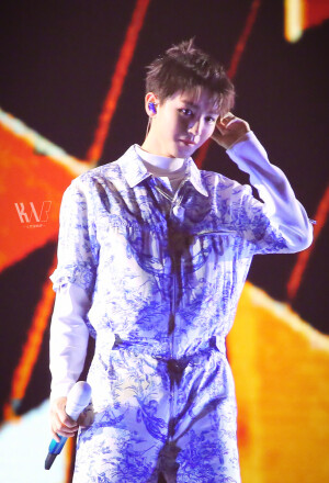 王俊凯×2019.12.31  湖南卫视跨年演唱会×cr：logo