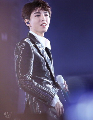 王俊凯×2019.12.31  湖南卫视跨年演唱会×cr：logo