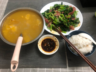 2019.06.14
酸萝卜老鸭汤+芥兰炒腊肠