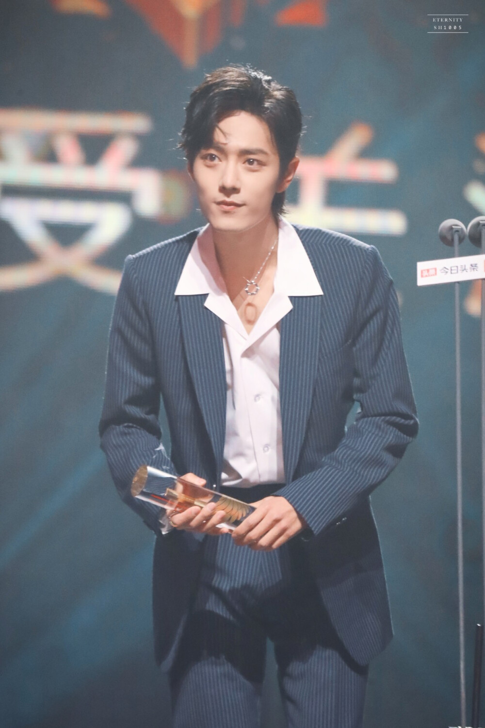 肖战／200108
今日头条年度盛典