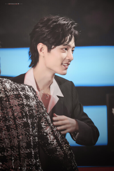 200108今日头条盛典｜肖战