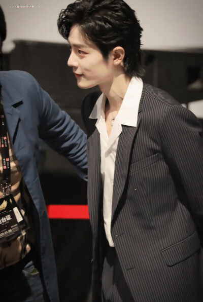 200108今日头条盛典｜肖战