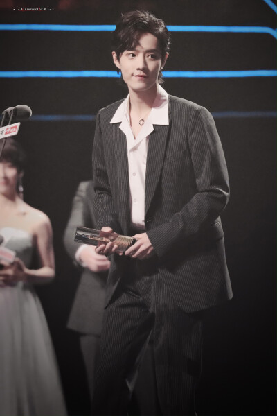 200108今日头条盛典｜肖战