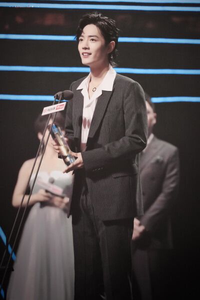 200108今日头条盛典｜肖战