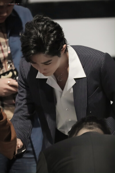 200108今日头条盛典｜肖战