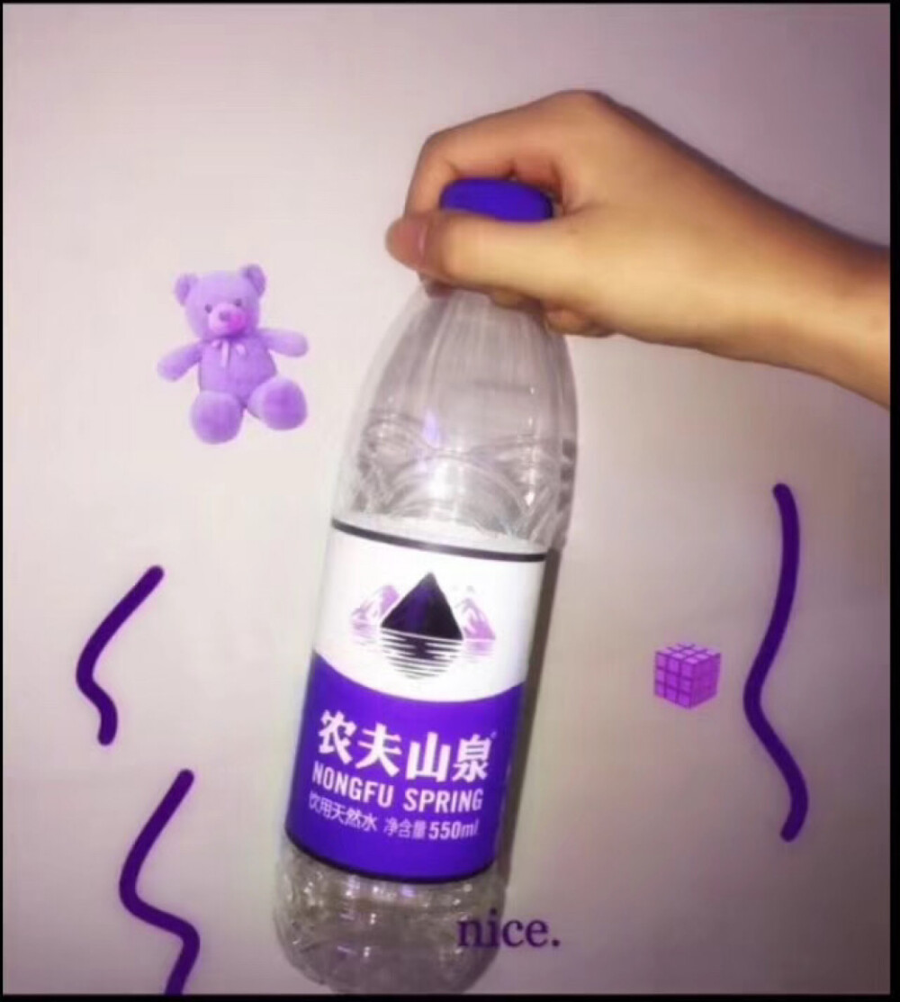 五颜六色的矿泉水儿，好看呦＝闺蜜头像＝