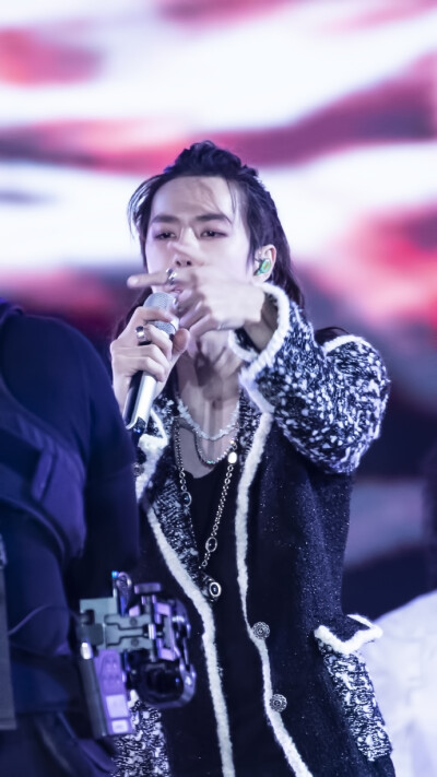 王一博 《无感》LIVE首发表演 191231 湖南卫视跨年 