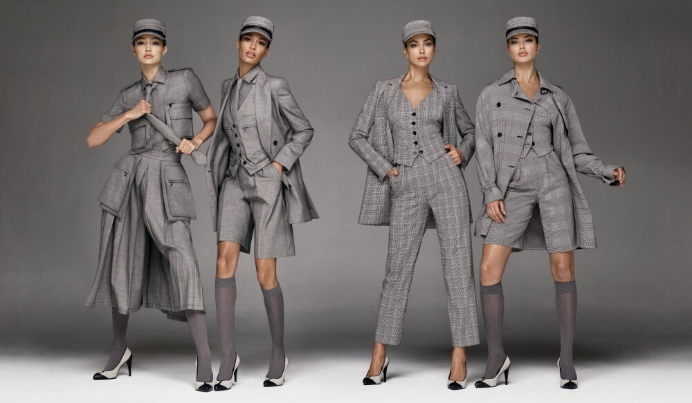 Max Mara S/S 2020 Campaign
Photographer: Steven Meisel
Stylist: Carine Roitfeld
Hair Stylist: Guido Palau
Makeup Artist: Pat McGrath
Models: Adriana Lima, Gigi Hadid, Irina Shayk & Joan Smalls
[weibo@FSOutgits]