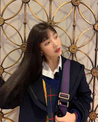 朴秀荣 Joy 朴秀英
Red velvet成员