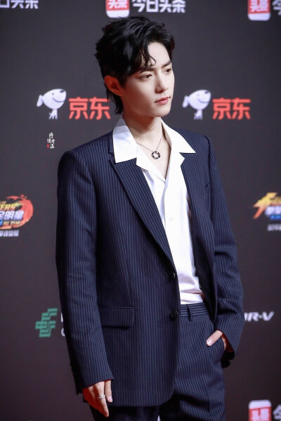 肖战／200108
今日头条年度盛典