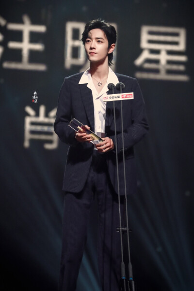 肖战／200108
今日头条年度盛典