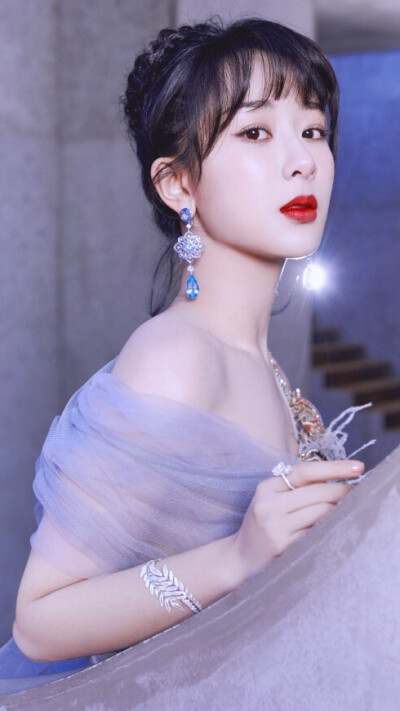 杨紫微博自调壁纸♡
二转注明:顾雨曦