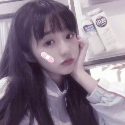 我的心脏脉搏为你跳动为你狂
你说我真的多余不如离开流浪
都怪我 没治愈我的伤