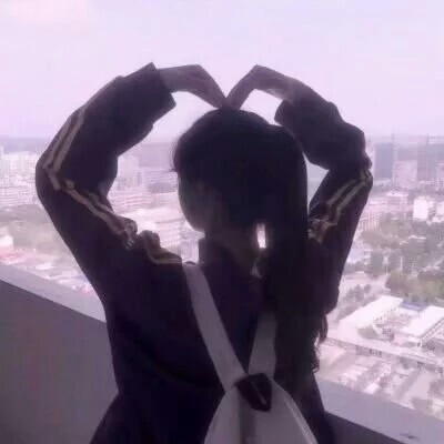 我的心脏脉搏为你跳动为你狂
你说我真的多余不如离开流浪
都怪我 没治愈我的伤