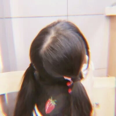 我的心脏脉搏为你跳动为你狂
你说我真的多余不如离开流浪
都怪我 没治愈我的伤