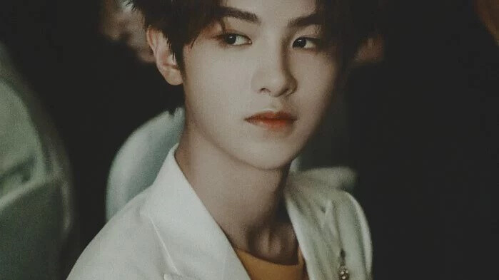 黄明昊