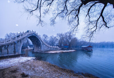 泠泠桥上雪